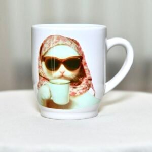 كوب على القطة المروقة