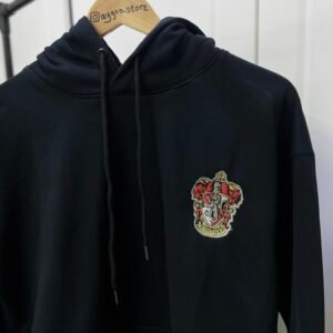 بلوفر على تطريزة منازل هوجروس